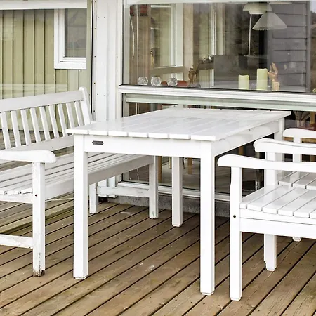 7 Person In Fano-by Traum *