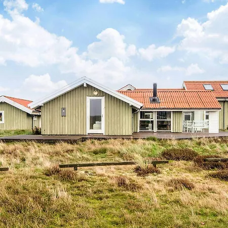 7 Person In Fano-by Traum